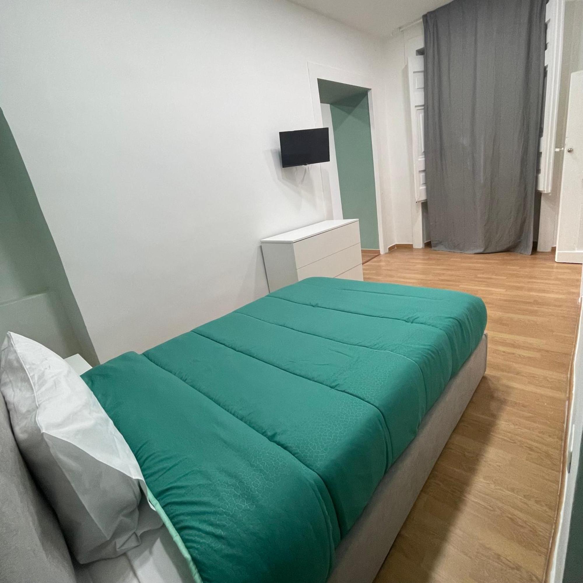 Appartamento Pontecorvo 26 *